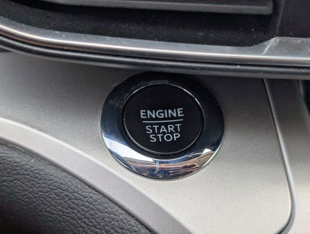 Used 2022 Ford Explorer XLT w/ Equipment Group 202A image 20