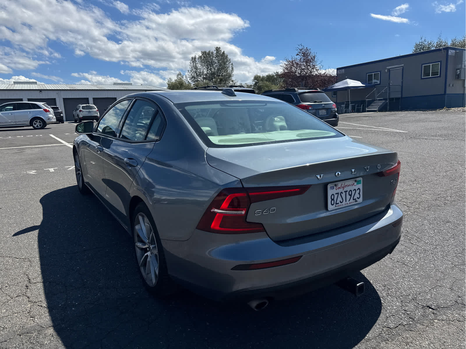 Used 2021 Volvo S60 T6 Momentum AWD/4WD image 5