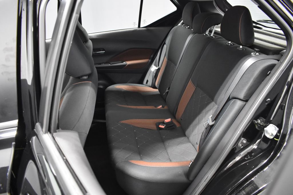 Used 2020 Nissan Kicks SR image 26