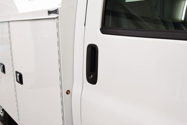 New 2025 Chevrolet Express 3500 w/ Power Convenience Package RWD image 9