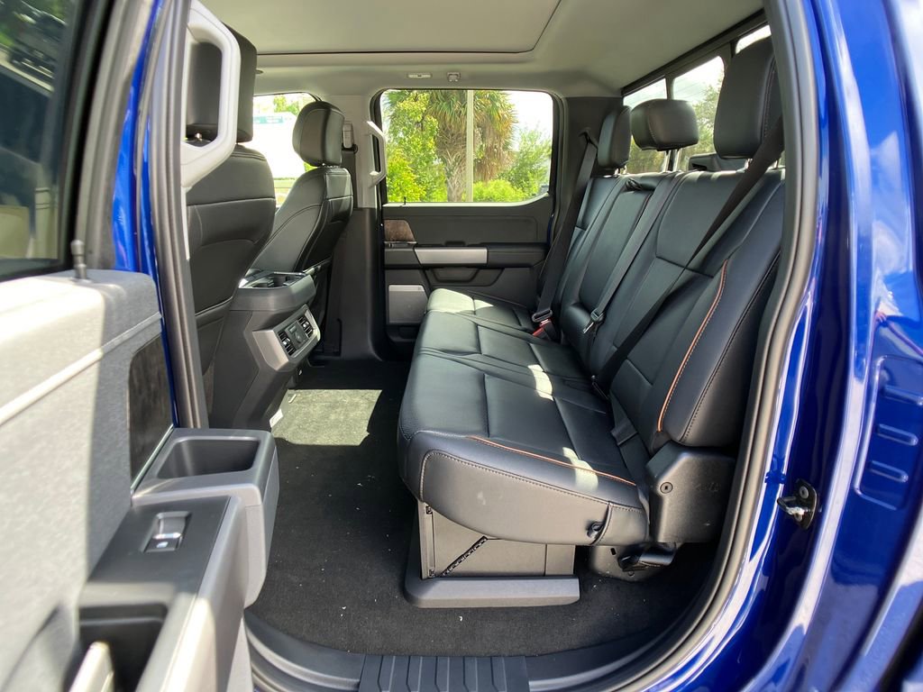 New 2026 Ford F250 Lariat w/ Black Appearance Package image 30