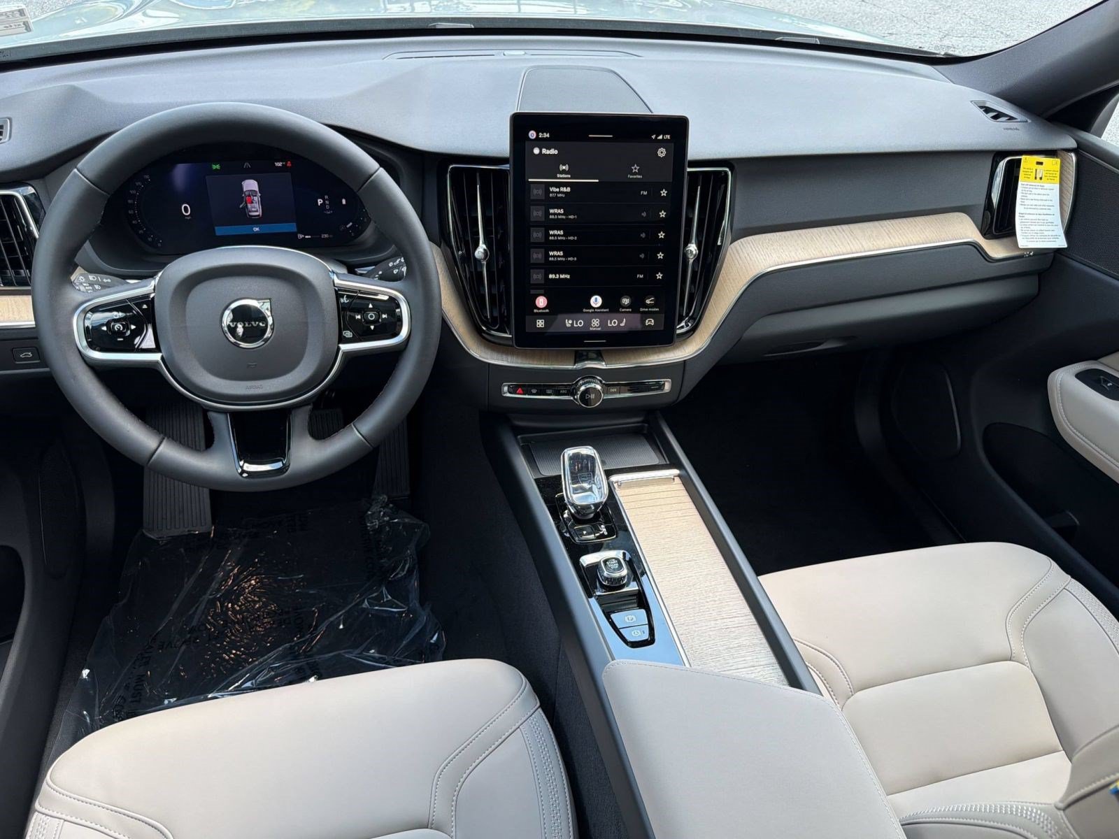 New 2026 Volvo XC60 B5 Plus w/ Climate Package AWD/4WD image 15