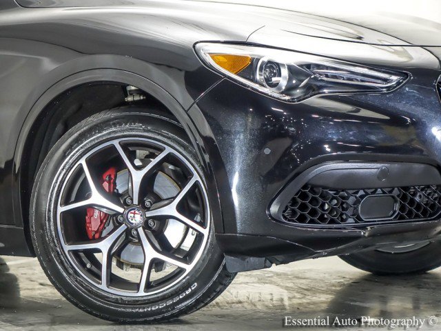 Used 2020 Alfa Romeo Stelvio Ti w/ Active Blind Spot Package image 3