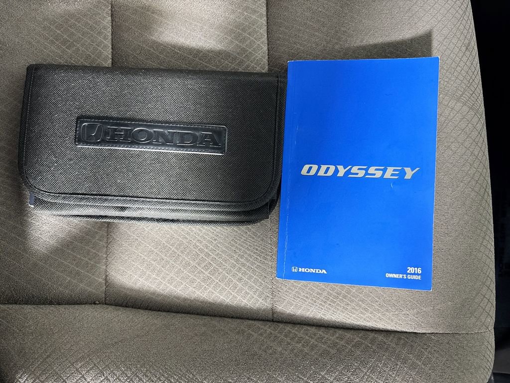 Used 2016 Honda Odyssey SE image 37