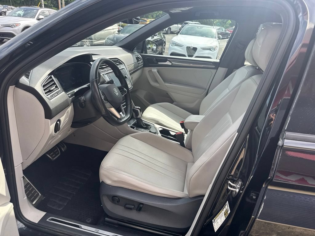 Used 2024 Volkswagen Tiguan SE R-Line AWD/4WD image 27