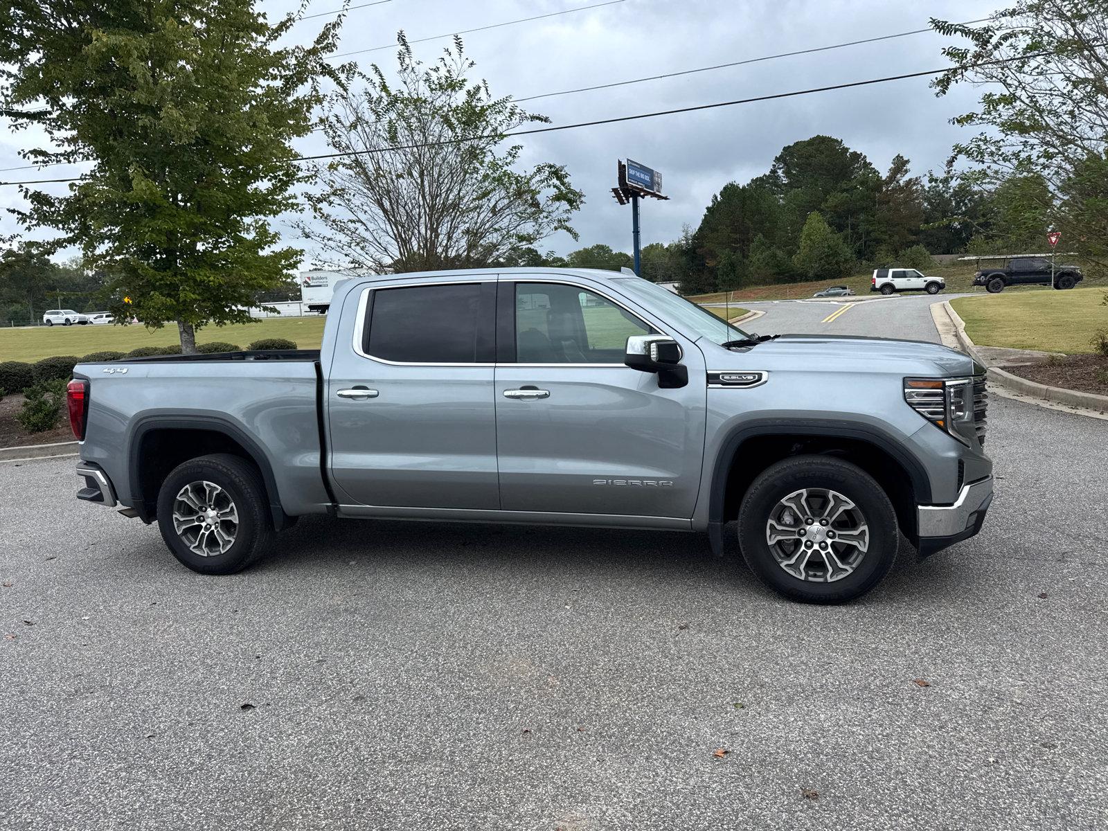 Used 2025 GMC Sierra 1500 SLT AWD/4WD image 7