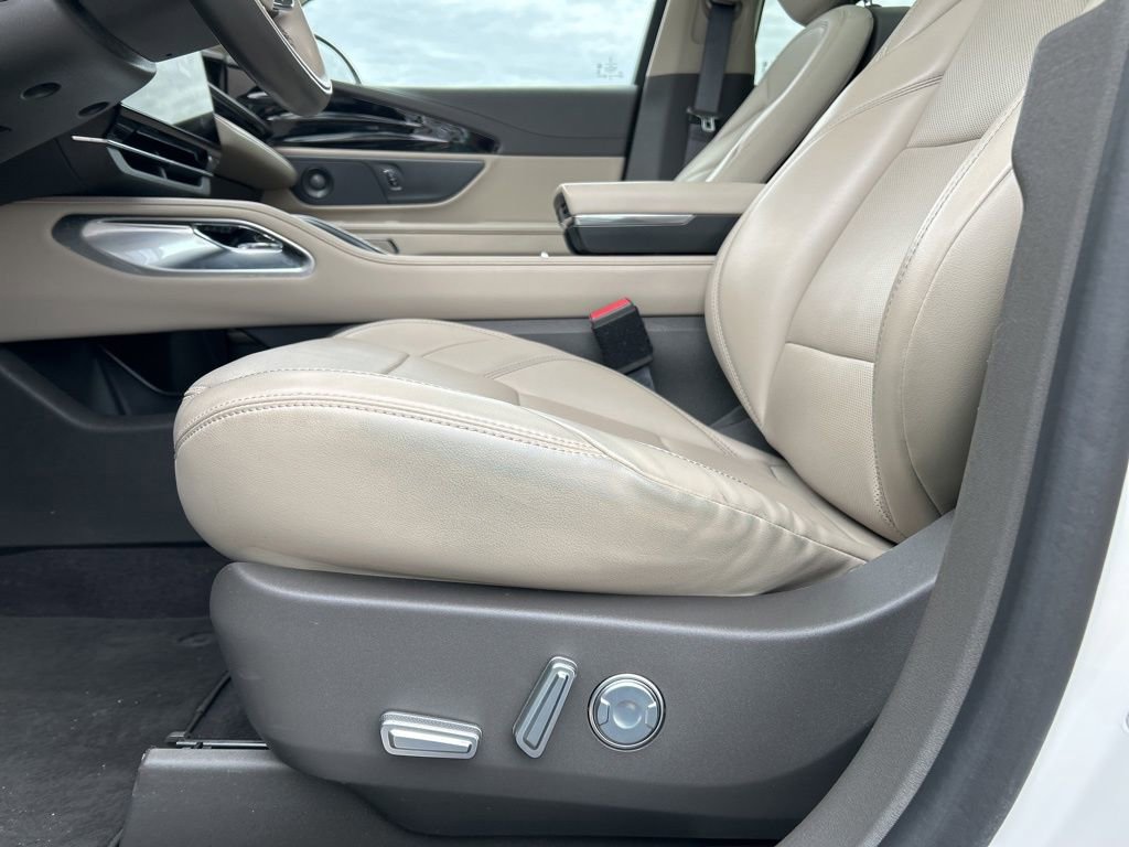 Used 2024 Lincoln Nautilus Premier w/ Equipment Group 102A image 27