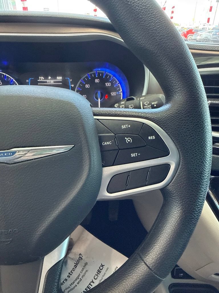 Used 2019 Chrysler Pacifica Touring Plus w/ Tire & Wheel Group FWD image 28