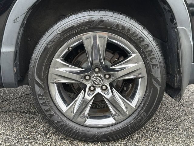 Used 2019 Toyota Highlander Limited Platinum AWD/4WD image 11