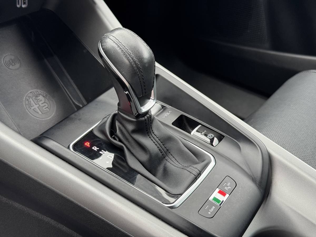 Used 2024 Alfa Romeo Tonale Ti w/ Premium Interior Package AWD/4WD image 29