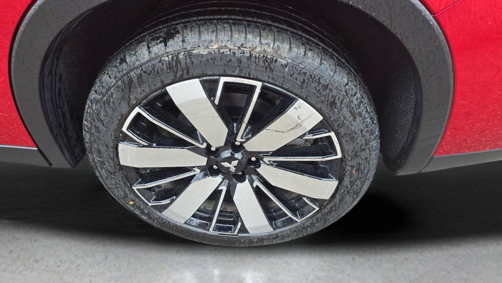 Used 2025 Mitsubishi Outlander SE FWD image 32