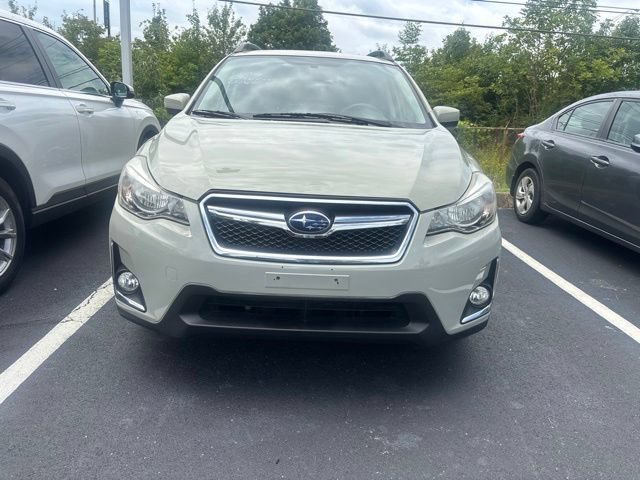 Used 2017 Subaru Crosstrek 2.0i Premium AWD/4WD image 2