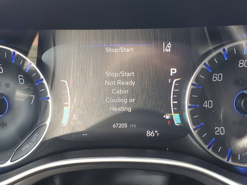 Used 2024 Chrysler Pacifica Touring-L FWD image 13