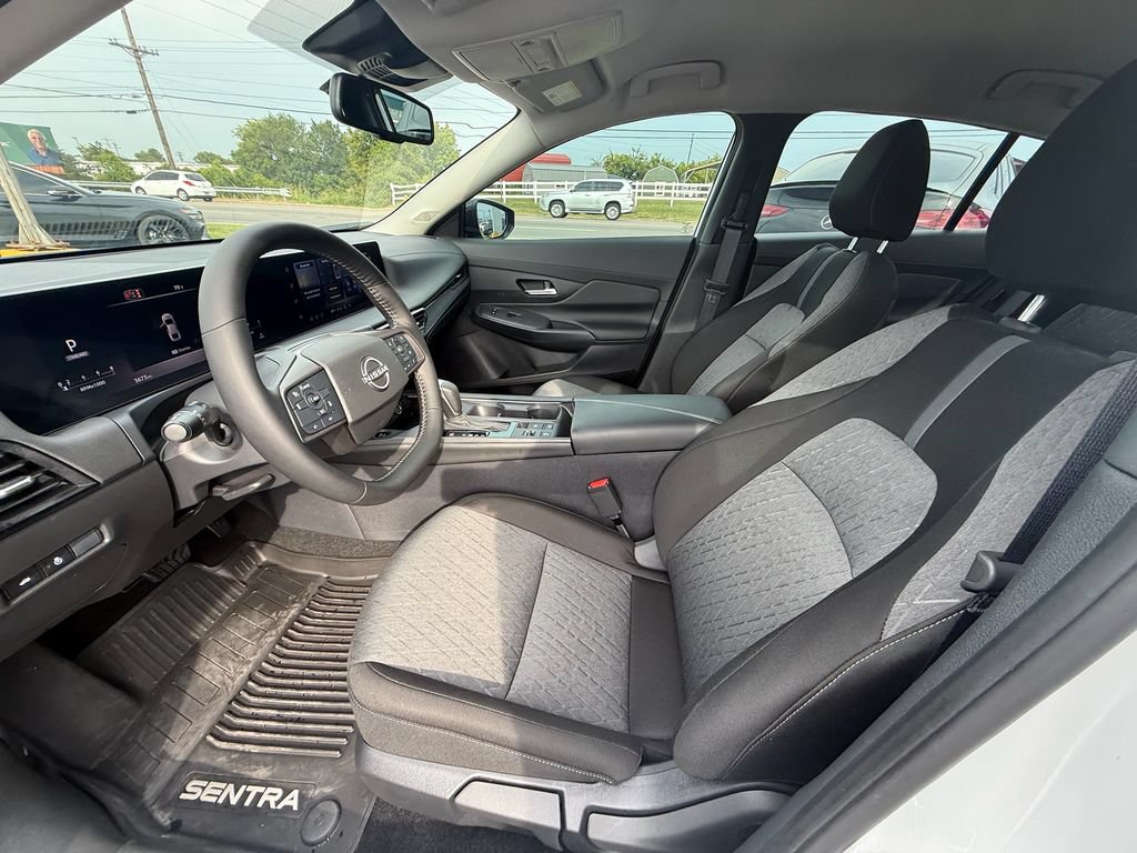 Used 2026 Nissan Sentra SV w/ SV Convenience Package FWD image 12