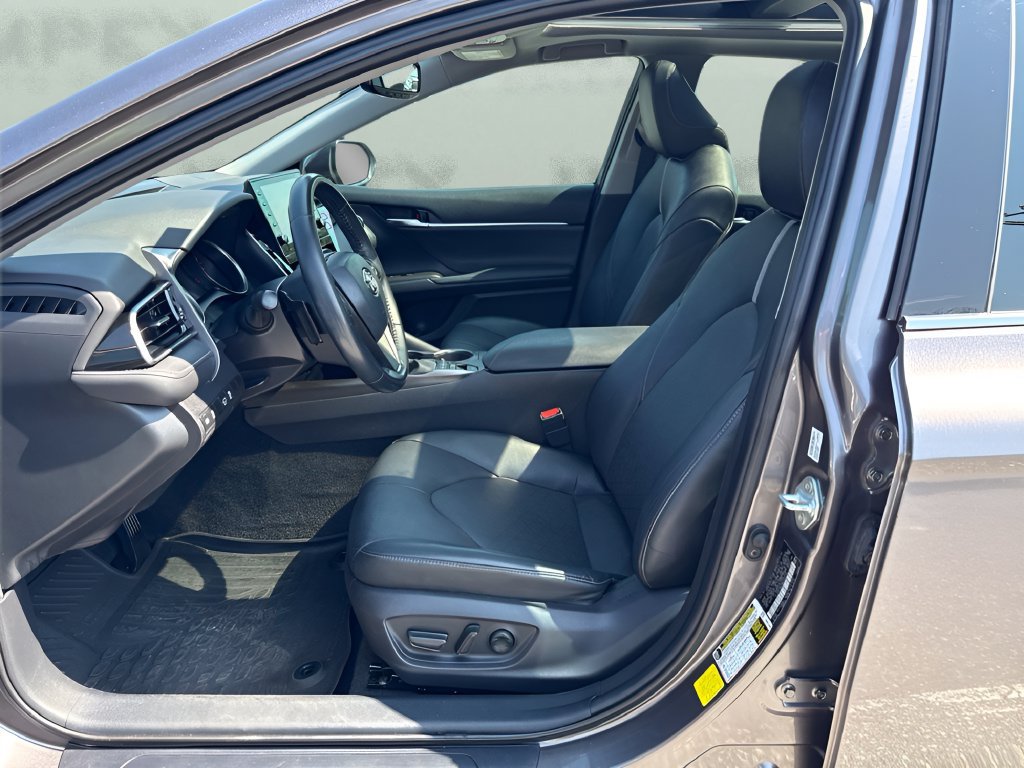 Used 2021 Toyota Camry XSE FWD image 9