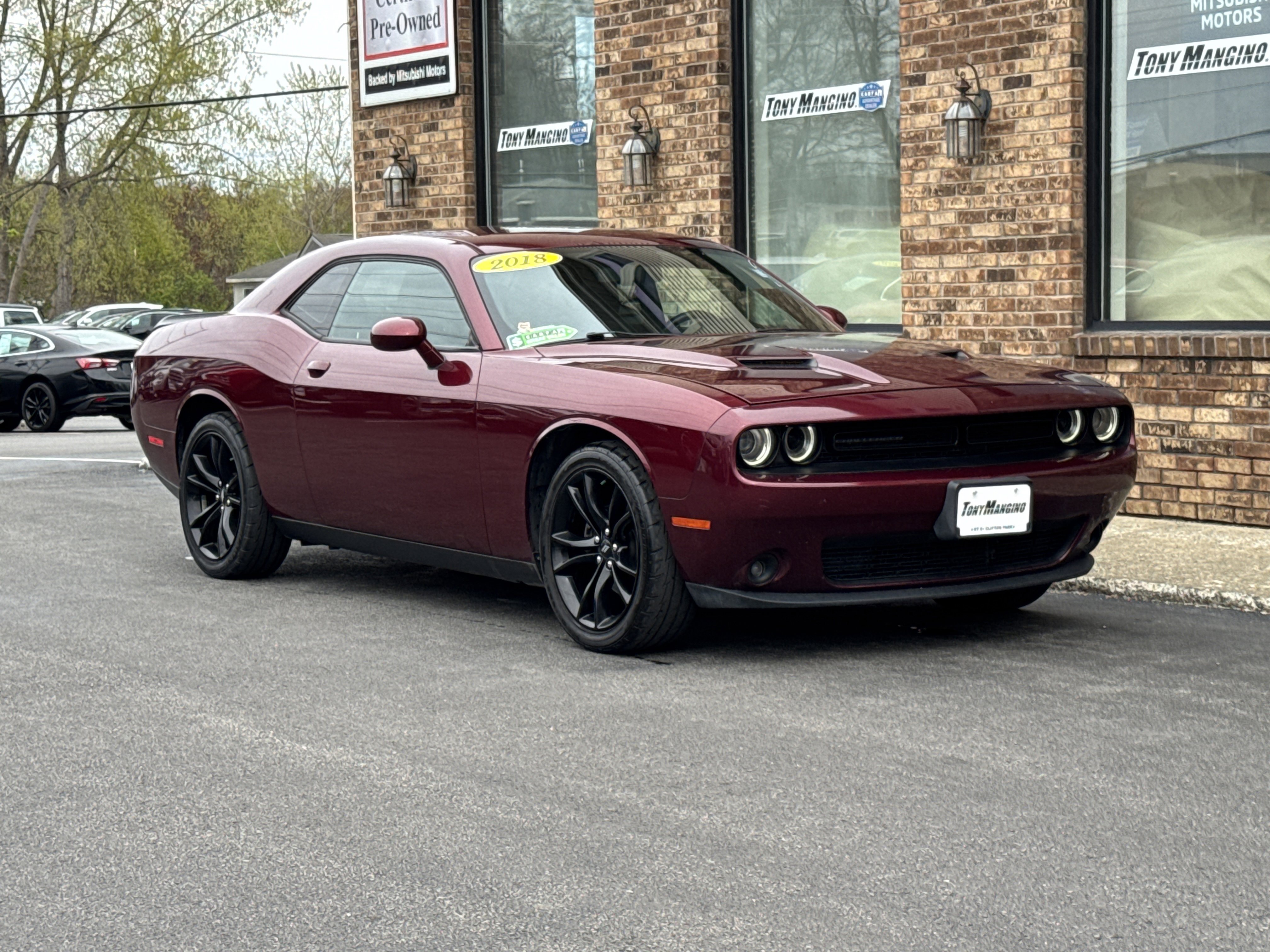 Used 2018 Dodge Challenger SXT w/ Blacktop Package RWD image 7