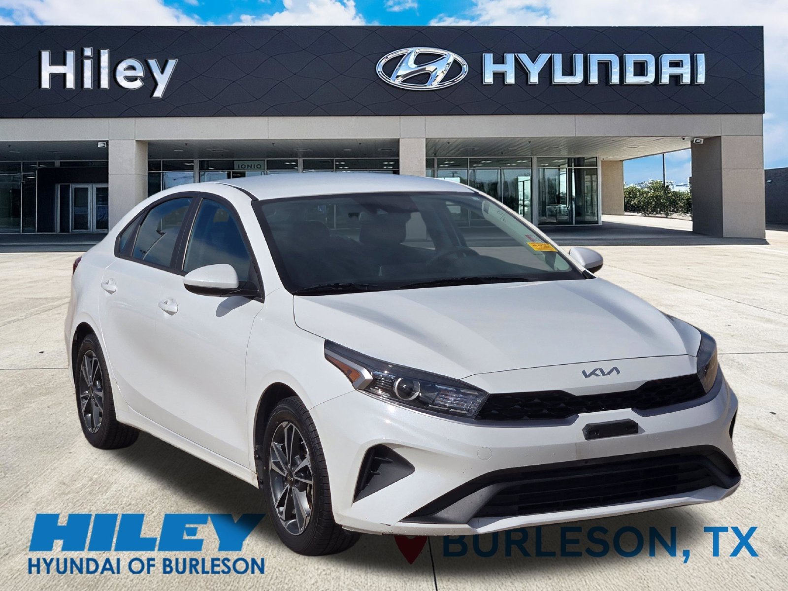 Used 2024 Kia Forte LXS FWD image 2