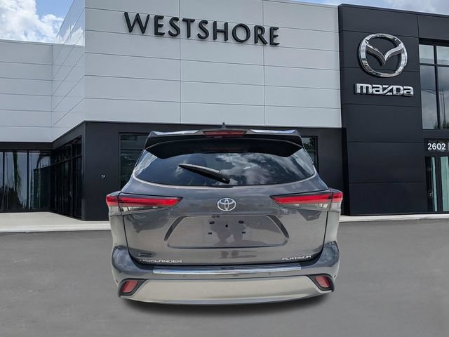 Used 2021 Toyota Highlander Platinum FWD image 4