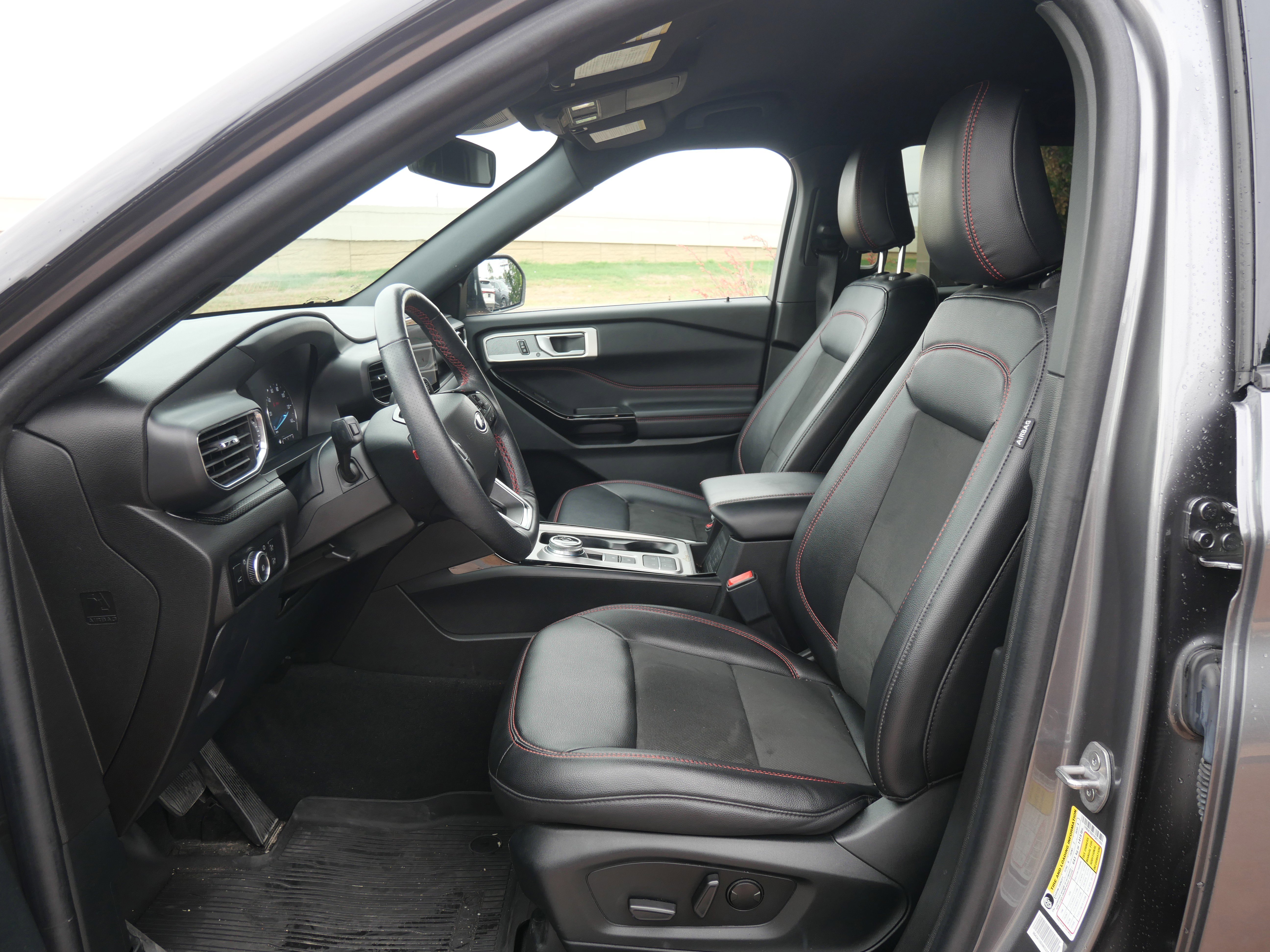 Used 2023 Ford Explorer ST-Line w/ Class IV Trailer Tow Package image 8