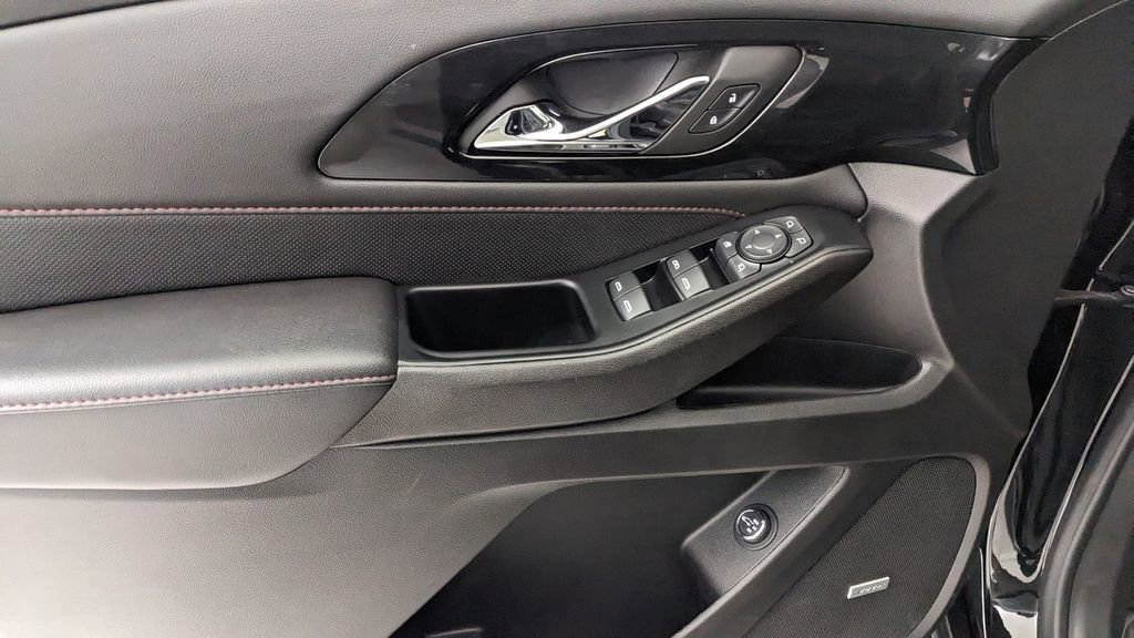 Used 2023 Chevrolet Traverse RS AWD/4WD image 24