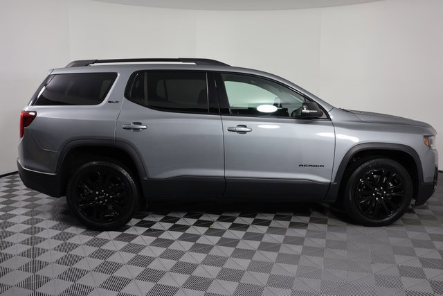 Used 2023 GMC Acadia SLT w/ Elevation Edition image 9