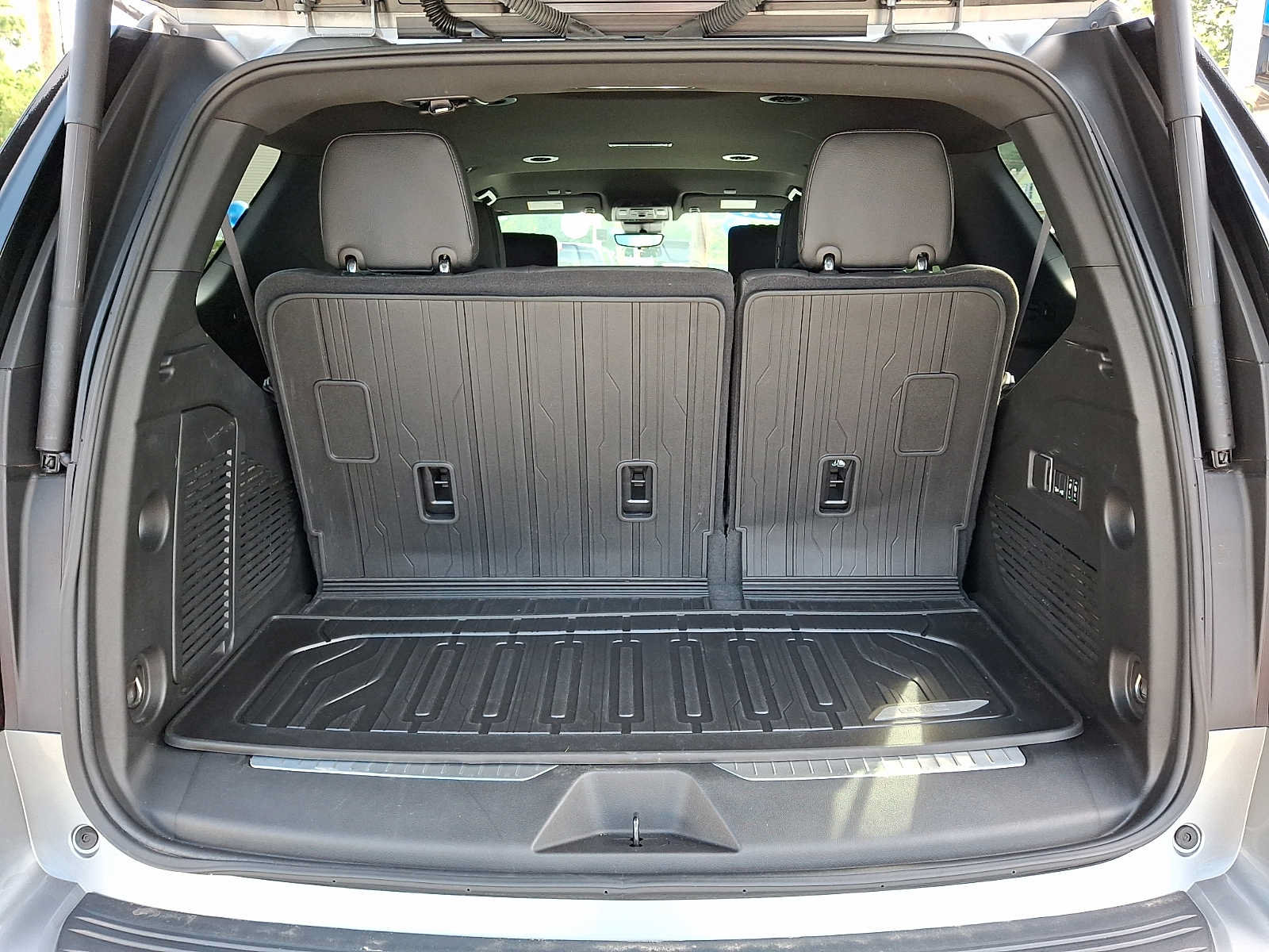 Used 2024 GMC Yukon Denali w/ Advanced Technology Package AWD/4WD image 27