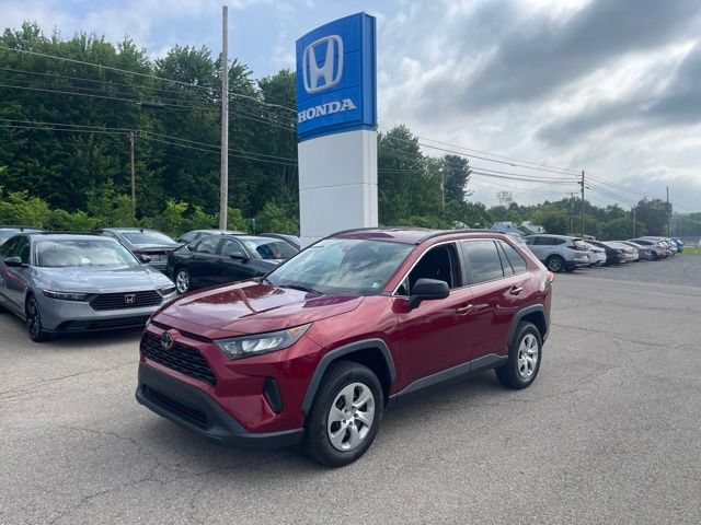 Used 2019 Toyota RAV4 LE AWD/4WD image 2