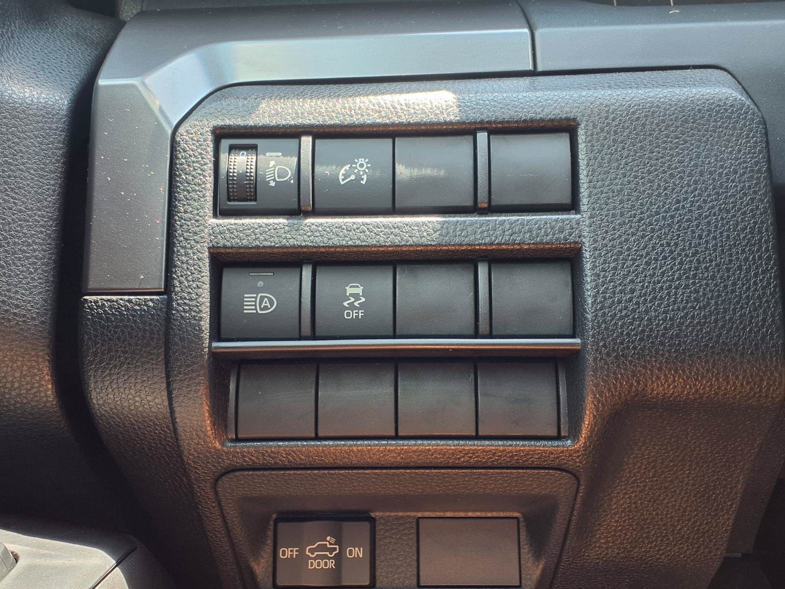 Certified 2025 Toyota Tacoma SR5 AWD/4WD image 20