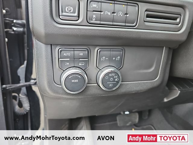 Used 2024 GMC Yukon SLT image 14