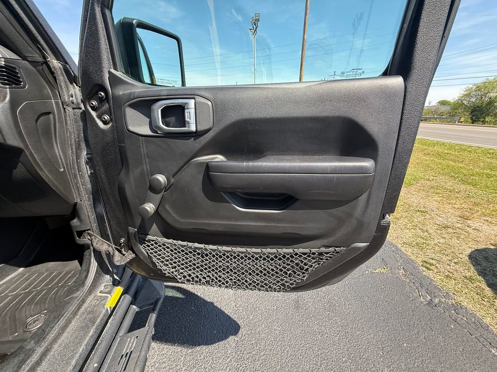 Used 2018 Jeep Wrangler Unlimited Sport image 22