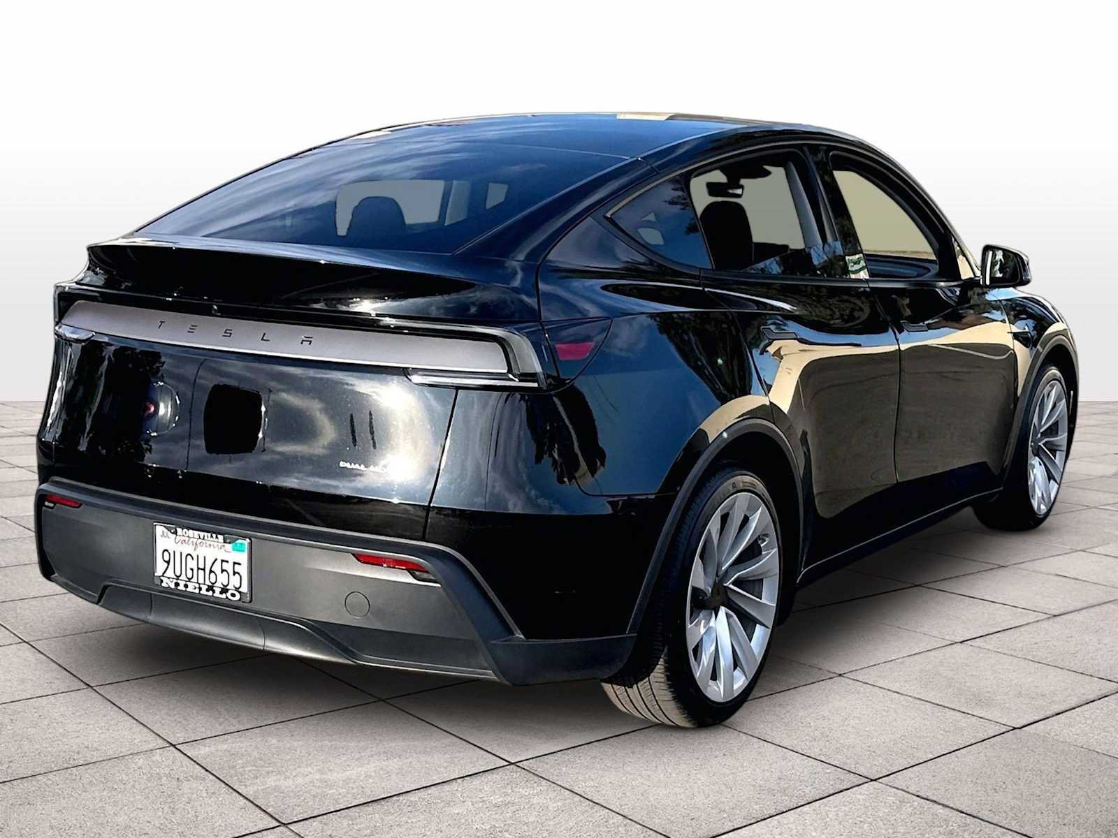 Used 2026 Tesla Model Y AWD image 14