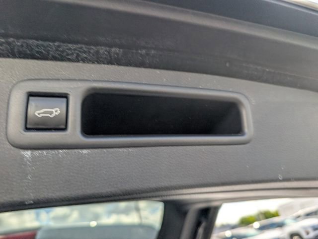 Used 2023 Toyota Highlander XLE image 11