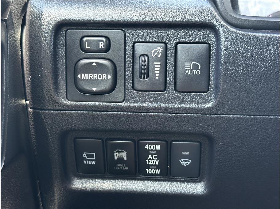 Used 2022 Toyota 4Runner TRD Off-Road Premium AWD/4WD image 29