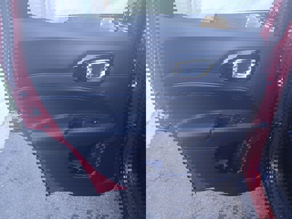 New 2026 Jeep Compass Latitude image 32