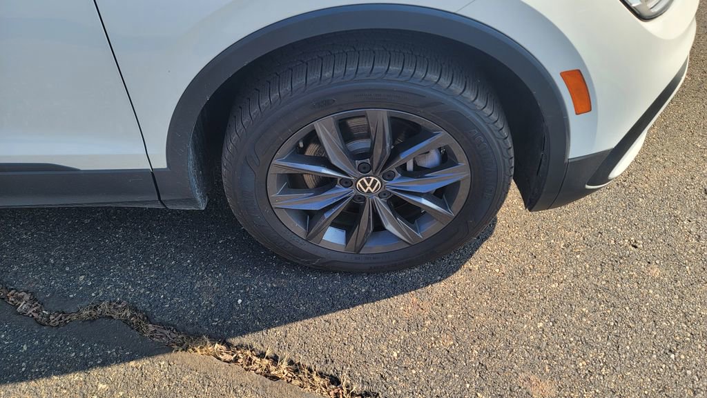 Used 2022 Volkswagen Tiguan SE image 15