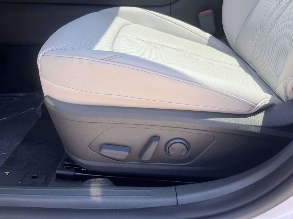 New 2026 Hyundai Sonata Limited FWD image 17