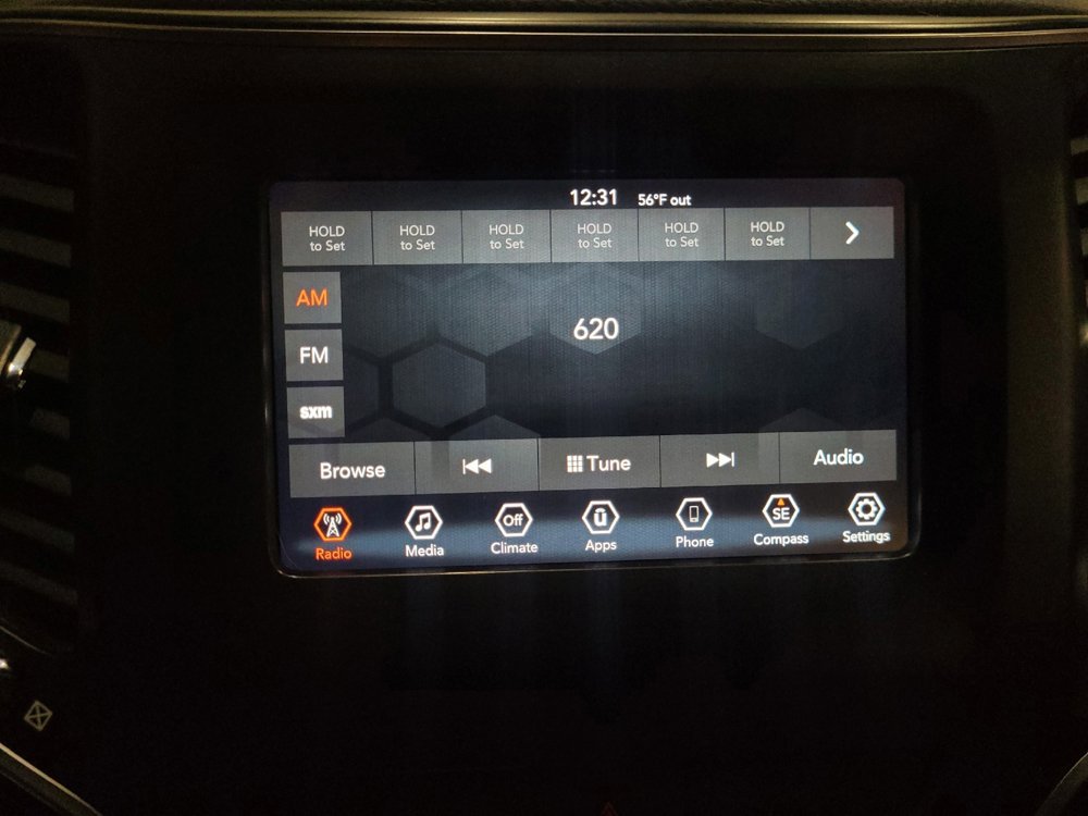 Used 2019 Jeep Cherokee Latitude Plus image 25