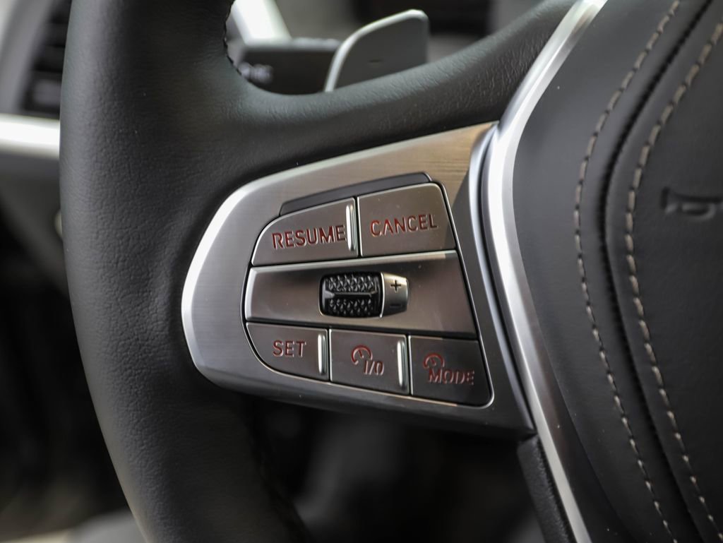 Used 2025 BMW X7 xDrive40i image 12