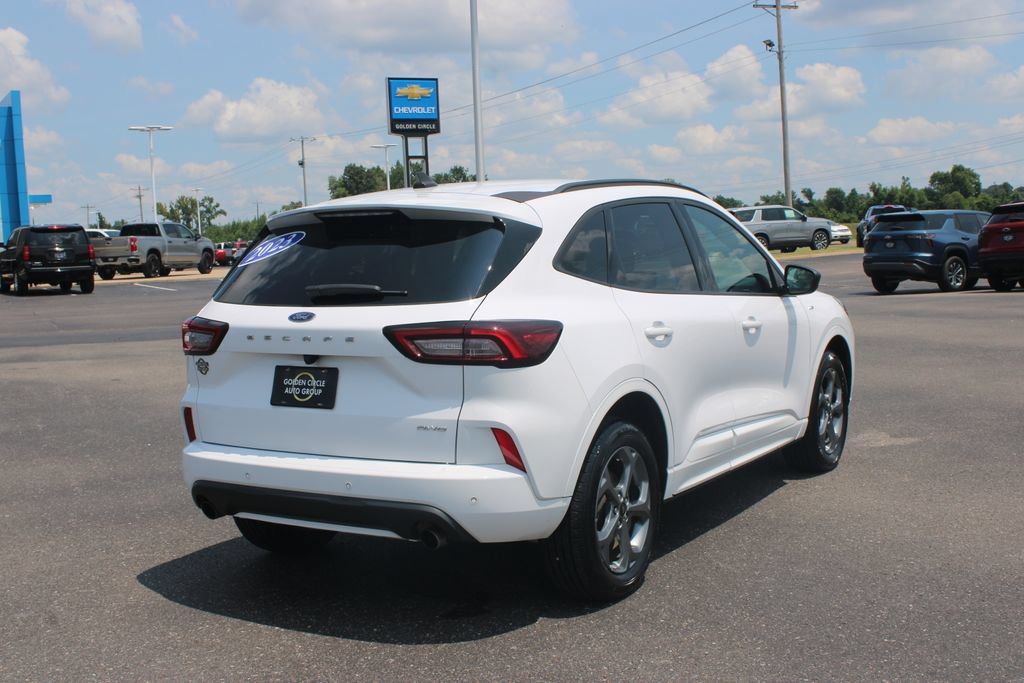 Used 2023 Ford Escape ST-Line w/ Tech Pack #1 AWD/4WD image 9