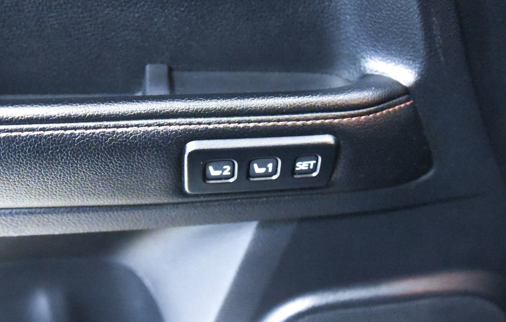 Used 2015 Toyota 4Runner Limited image 16