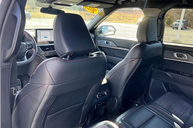 Used 2025 Ford Explorer ST-Line w/ ST-Line Street Pack image 37