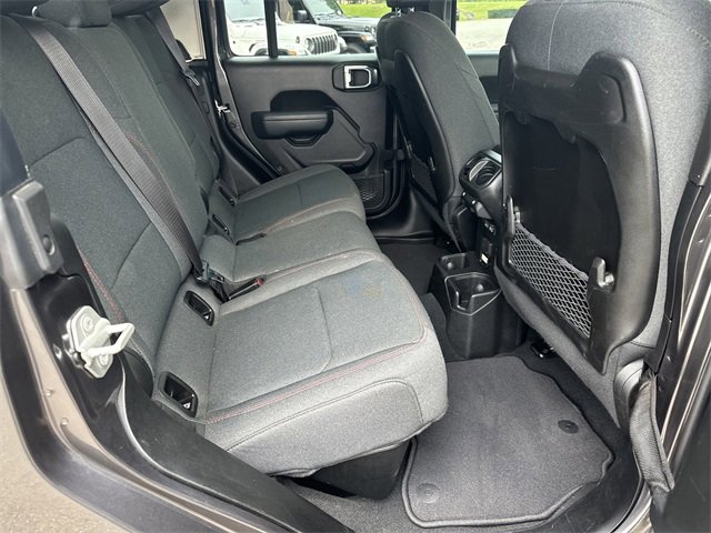 Used 2024 Jeep Gladiator Rubicon w/ Technology Group image 15