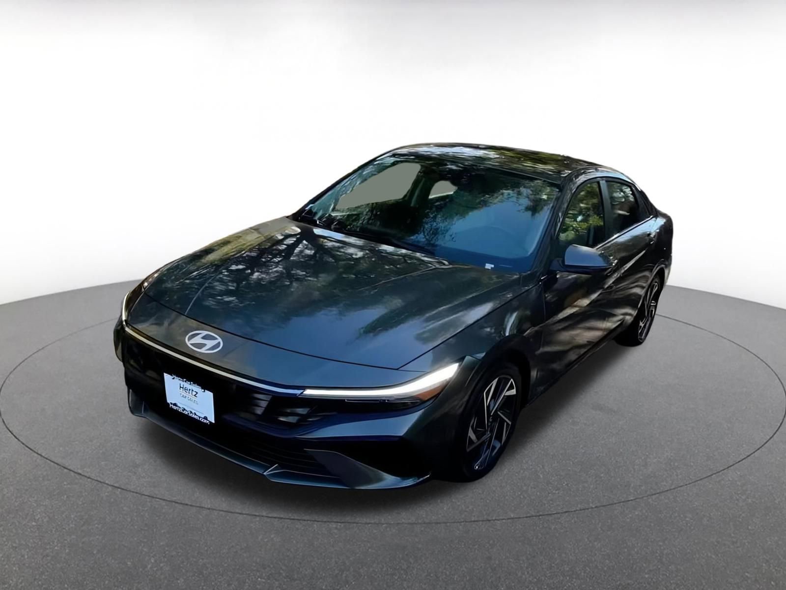 Used 2025 Hyundai Elantra Limited image 7