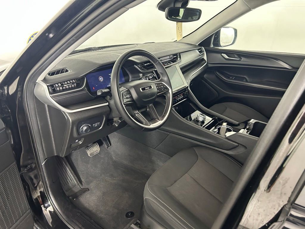 Used 2023 Jeep Grand Cherokee L Laredo AWD/4WD image 12