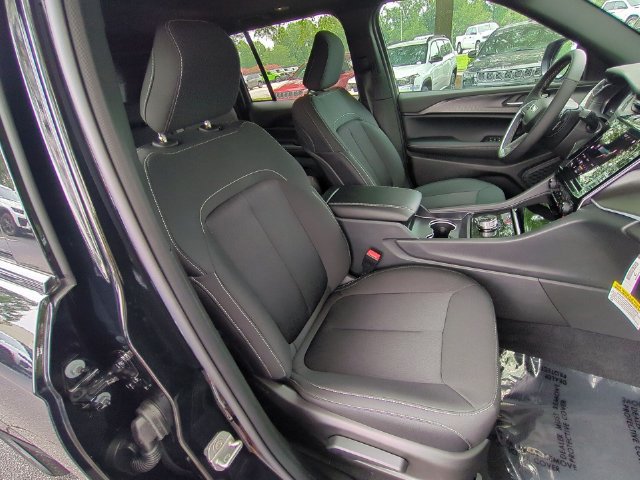 New 2026 Jeep Grand Cherokee Laredo X AWD/4WD image 36