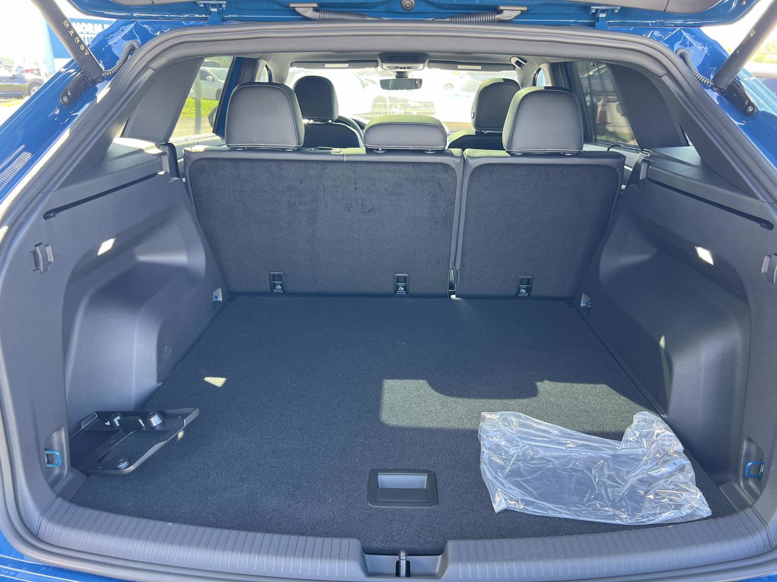 New 2026 Volkswagen Atlas Cross Sport SE image 23