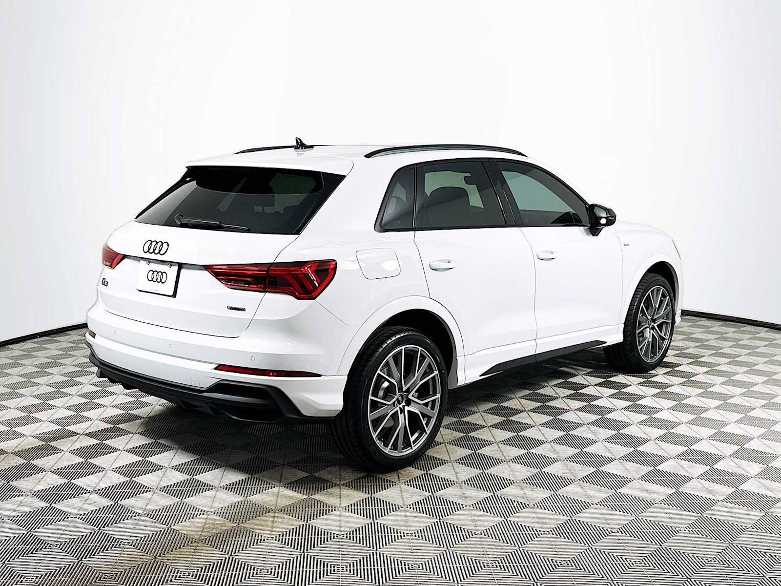 Certified 2025 Audi Q3 2.0T Premium Plus w/ Premium Plus Package image 7