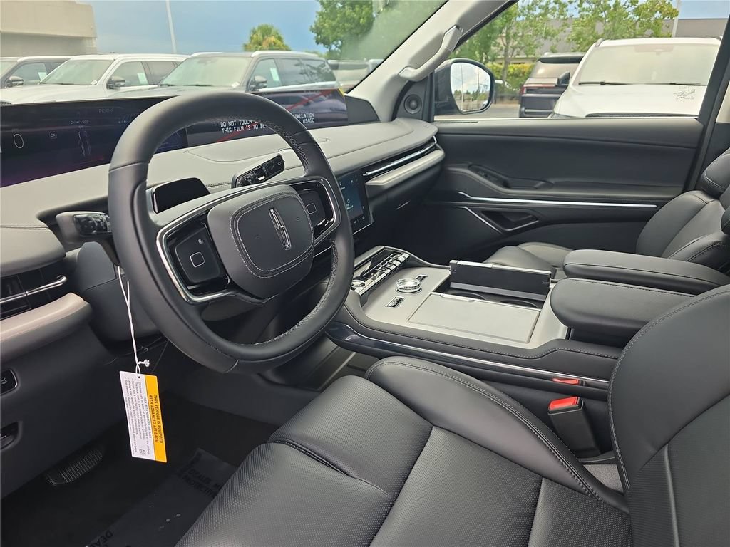 New 2027 Lincoln Navigator Premiere RWD image 16