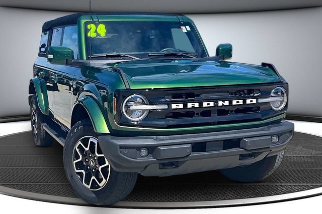 Used 2024 Ford Bronco Outer Banks AWD/4WD image 3