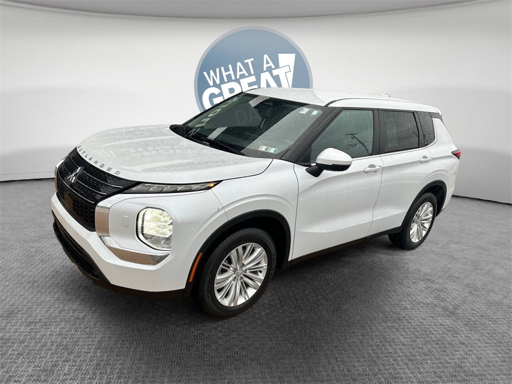 Used 2023 Mitsubishi Outlander ES image 8